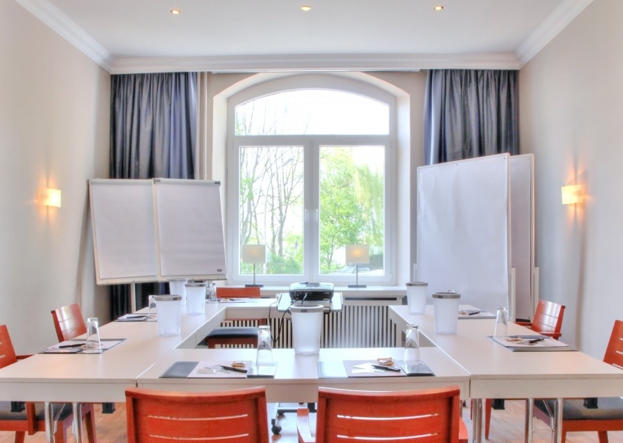 The Modern Meeting And Event Hotel By The Outer Alster In Hamburg