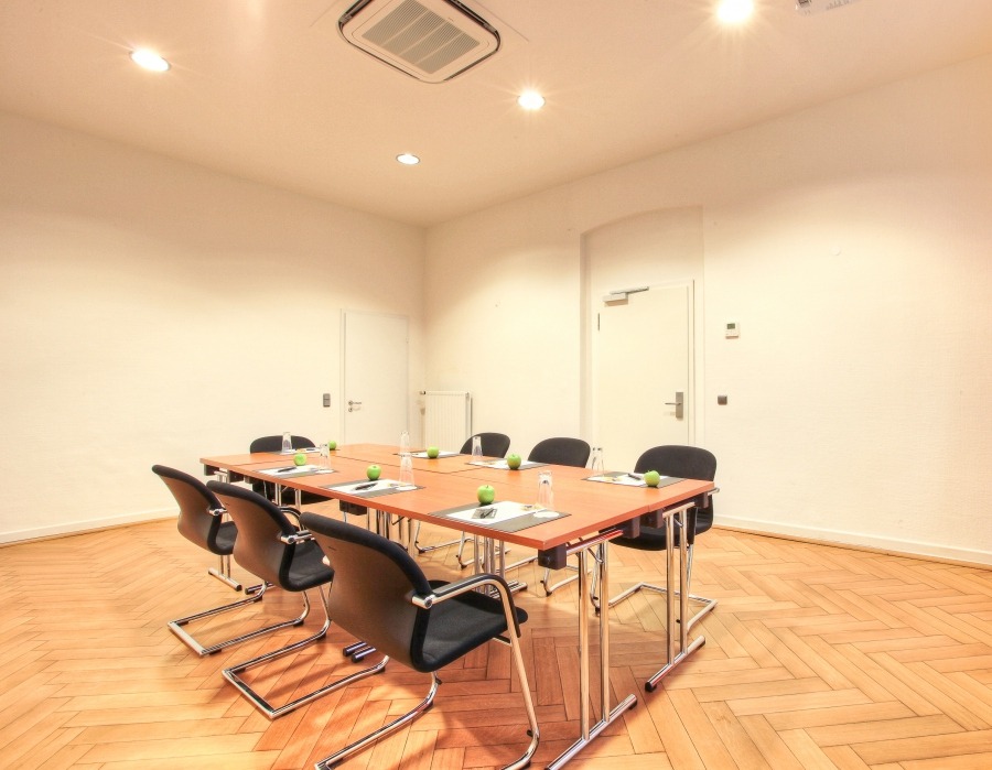The Modern Meeting And Event Hotel By The Outer Alster In Hamburg